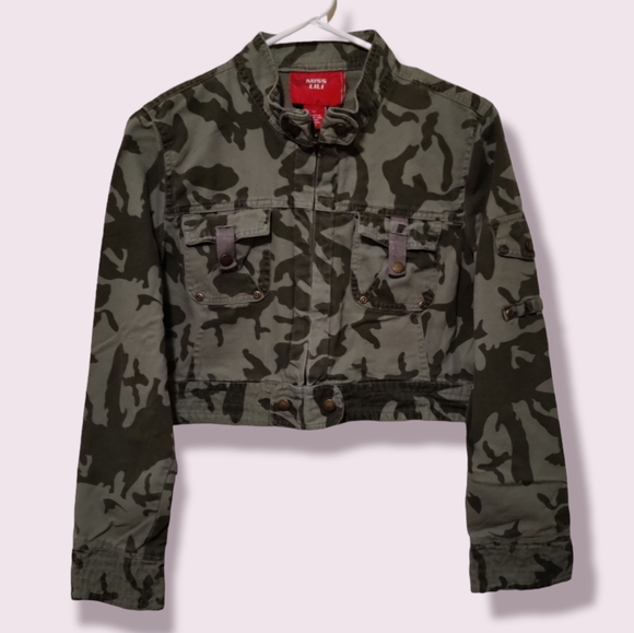 MISS LILI Cropped Zip-up Green Camo Jacket - Picture 1 of 12
